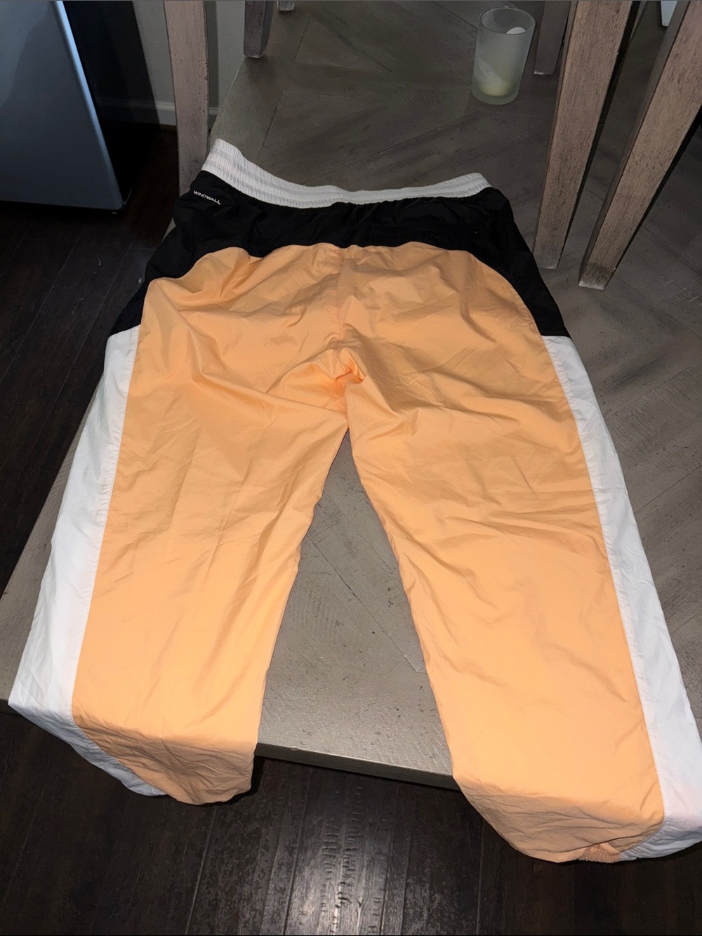 The North Face Womens Peach, Black & White Windbreaker Jacket and Joggers Set - Picture 14 of 14